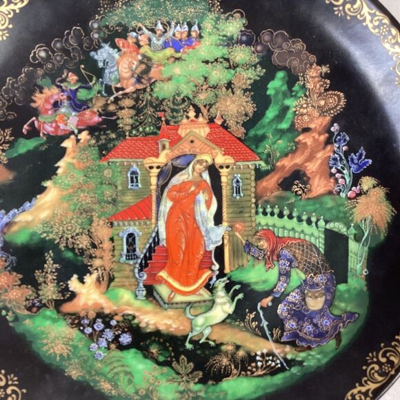 Set Of 2 Bradex 1988 USSR Russian Hand Painted Lacquer Plates - Picture 3 of 9